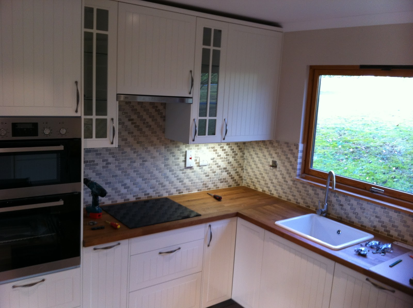 White Kitchen, Mosaic Splashback